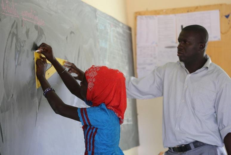 Avis de recrutement denseignants Prescolaire Elementaire
