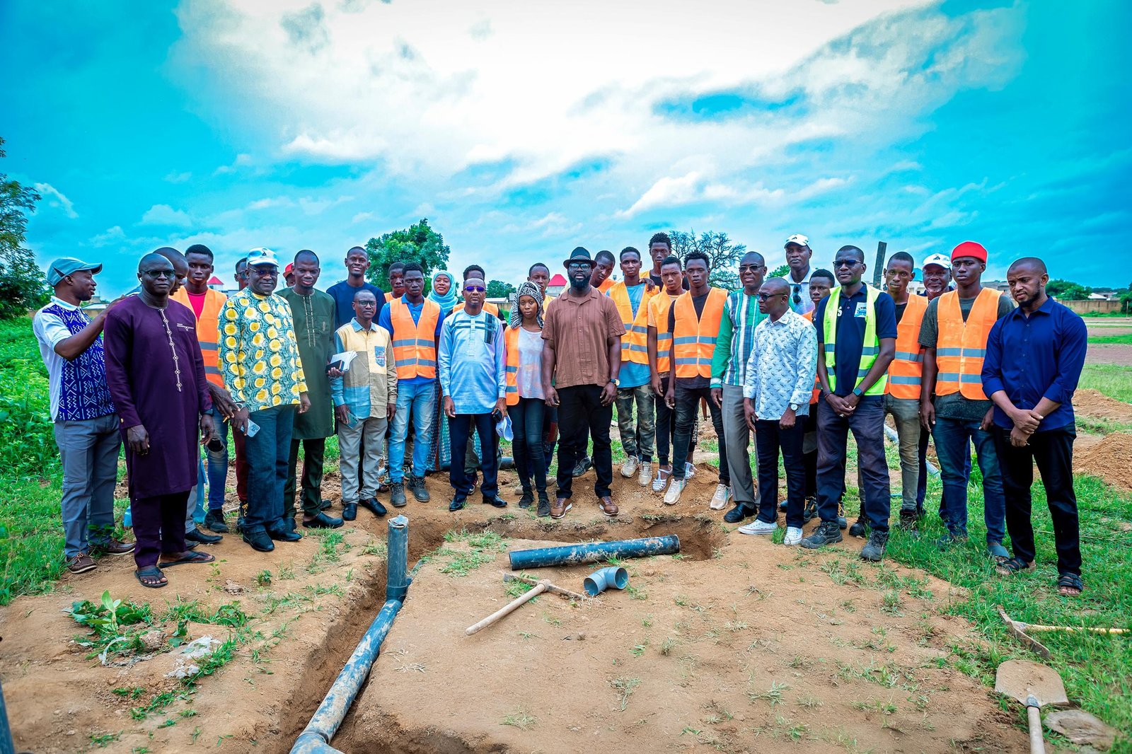 Ecobuilders recrute des stagiaires a Potou et environs