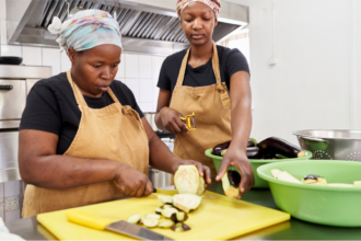 Axil Hotels recrute 02 Commis de Cuisine