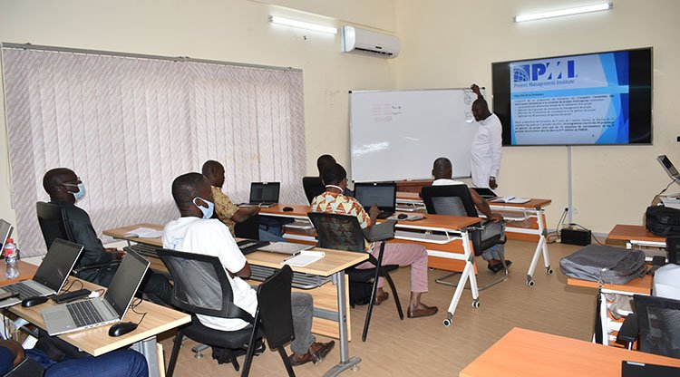 ILLIMITIS recrute des consultants formateurs au Sénégal 1 ILLIMITIS recrute des consultants formateurs au Senegal