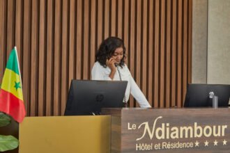 LHotel Le Ndiambour recherche un Receptionniste Bilingue
