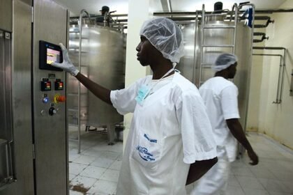 SAPROLAIT recrute une Commerciale