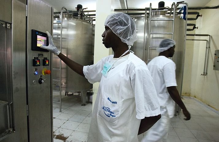 SAPROLAIT recrute une Commerciale