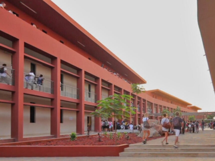 Le Lycee Francais Jean Mermoz recrute