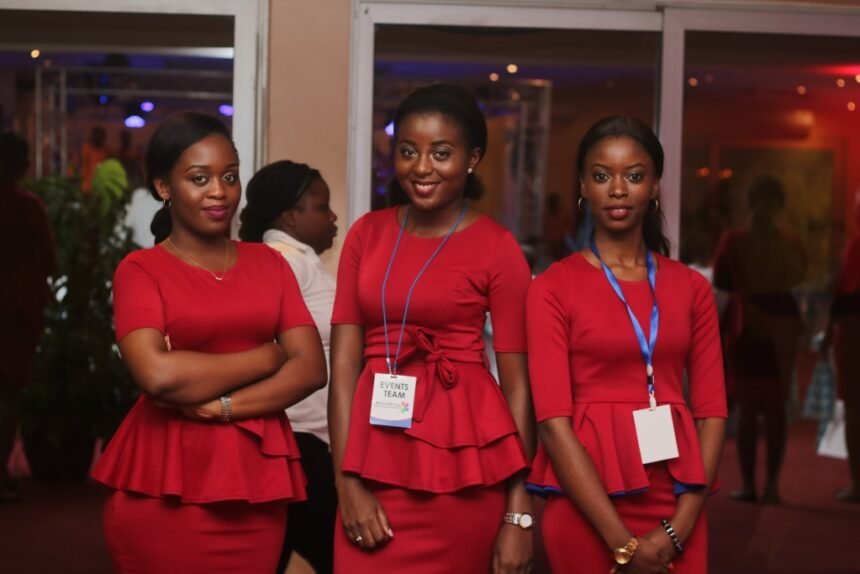 Recrutement de 6 hotesses evenementielles a Dakar