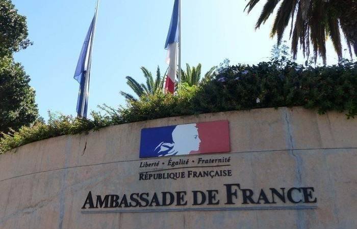 LAmbassade de France au Senegal recrute un Agent consulaire charge de lAdministration des Francais