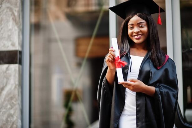 jeune etudiante afro americaine diplome pose exterieurxa 627829 3967